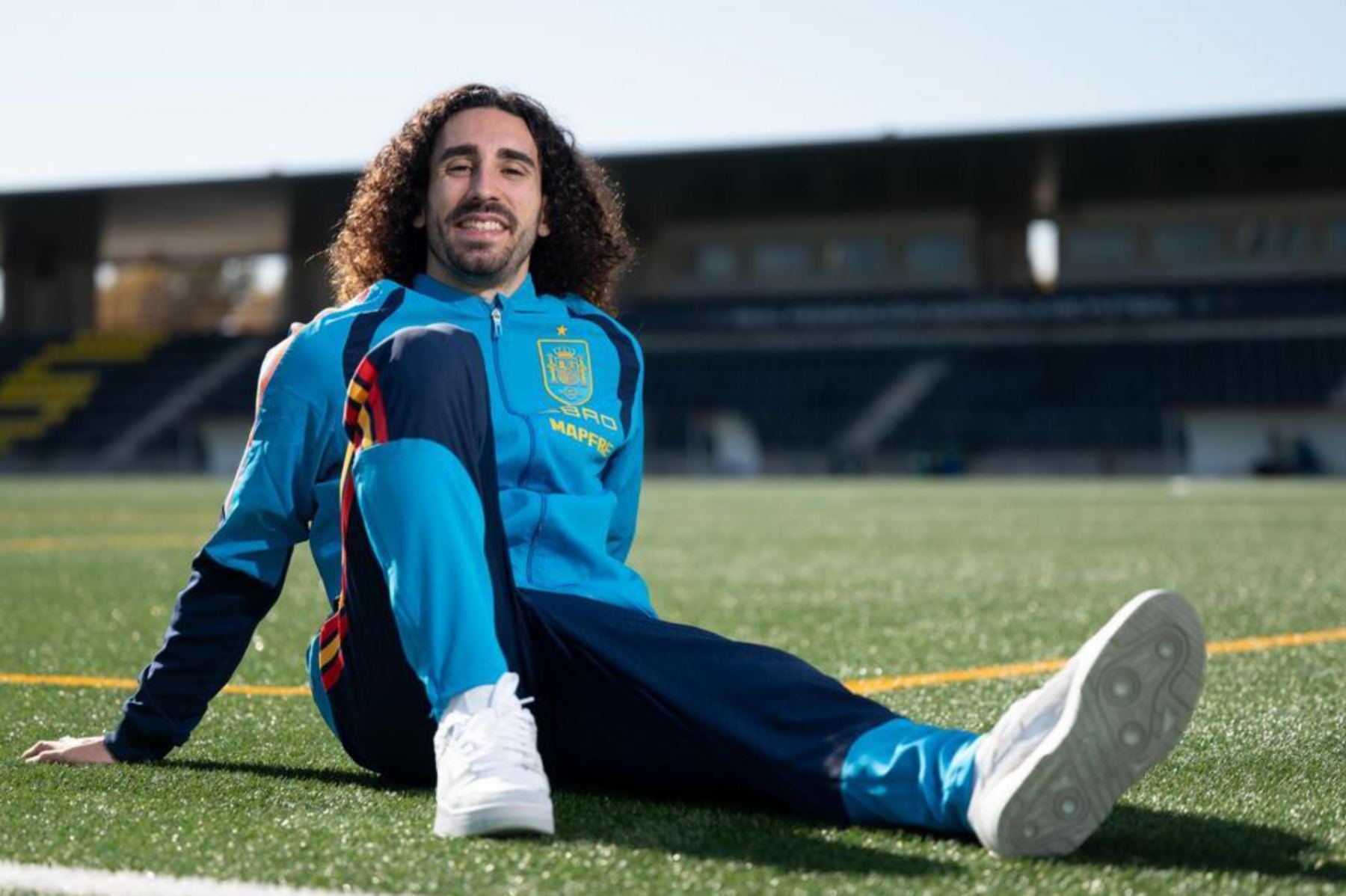 Cucurella : S'il gagne la Coupe du Monde, il se rasera la tête. Dembele est l’attaquant le plus difficile à gérer.