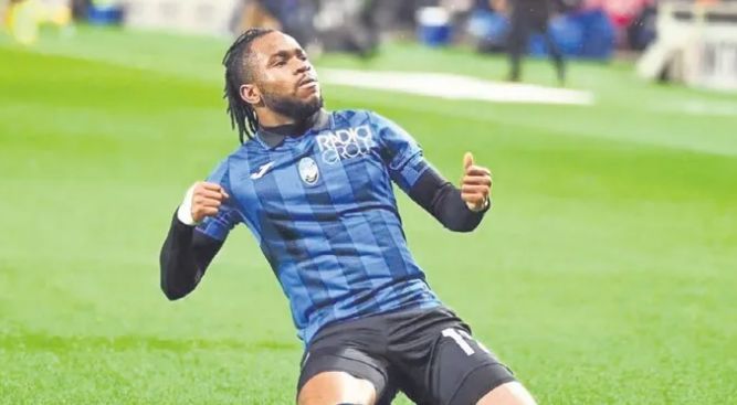 Médias turcs : Galatasaray veut 40 millions d'euros pour faire venir Lookman, Osimhen fait office de lobbyiste