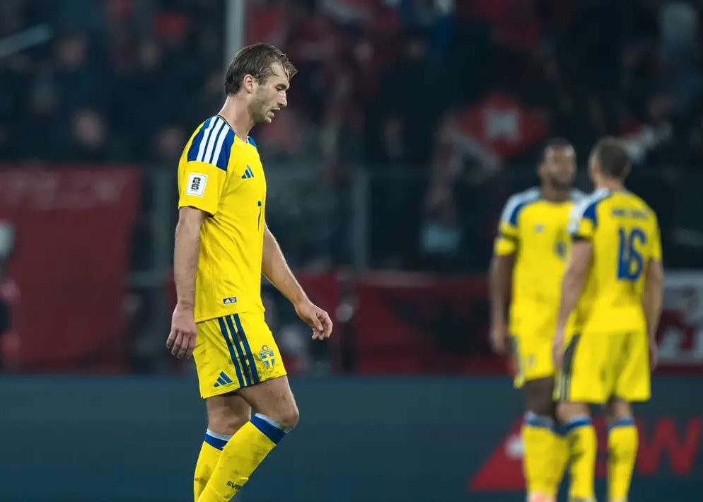 Accédez aux barrages grâce à la Ligue des Nations de l'UEFA! Les débuts de Porter ont vu la Suède perdre 1-4 et terminer dernière du groupe