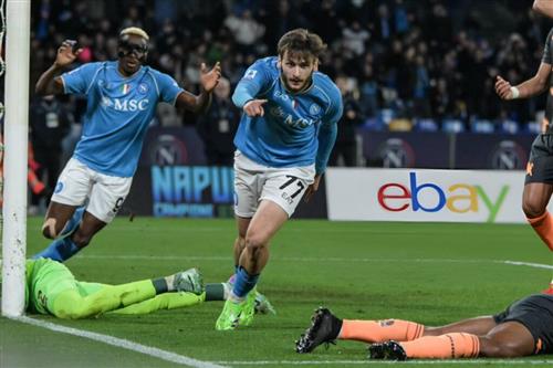 Naples contre Turin