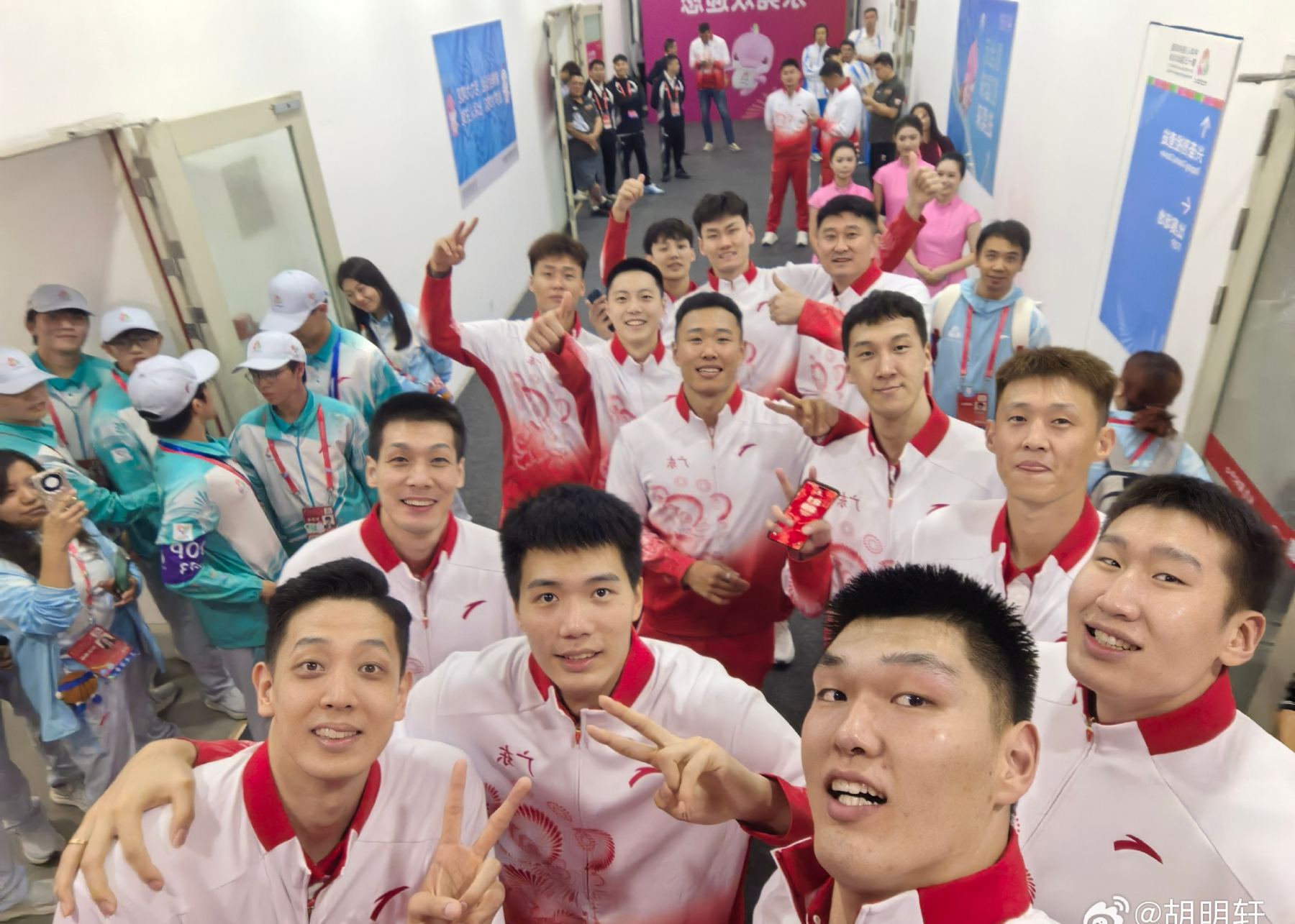 Gagnez le championnat des jeux nationaux! Hu Mingxuan a posté : Chaque minute de travail acharné en vaut la peine