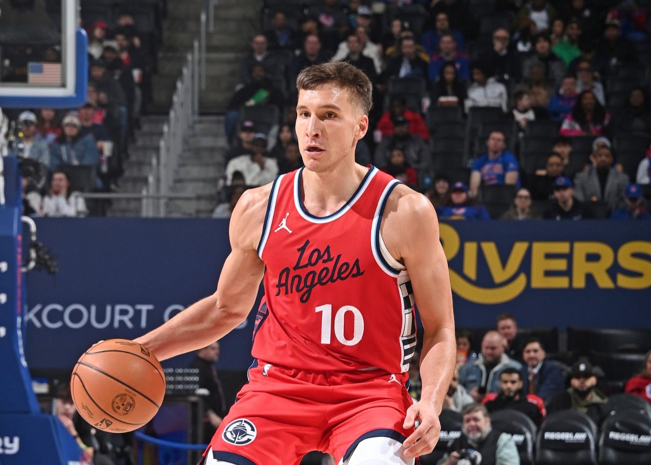 Cinq joueurs de réserve des Clippers ont marqué plusieurs trois points pour égaler le record de la NBA et établir un nouveau record dans l'histoire de l'équipe.